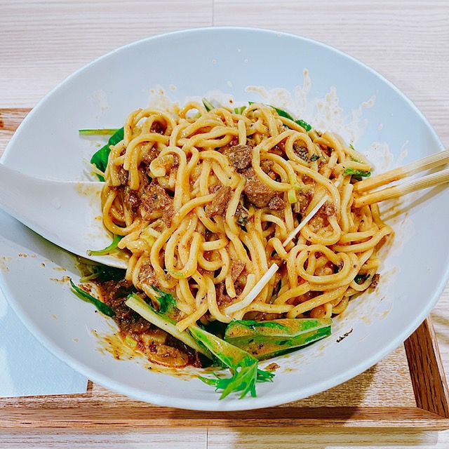 「汁なし担担麺ピリリ」ソイミート担担麺（撹拌後）