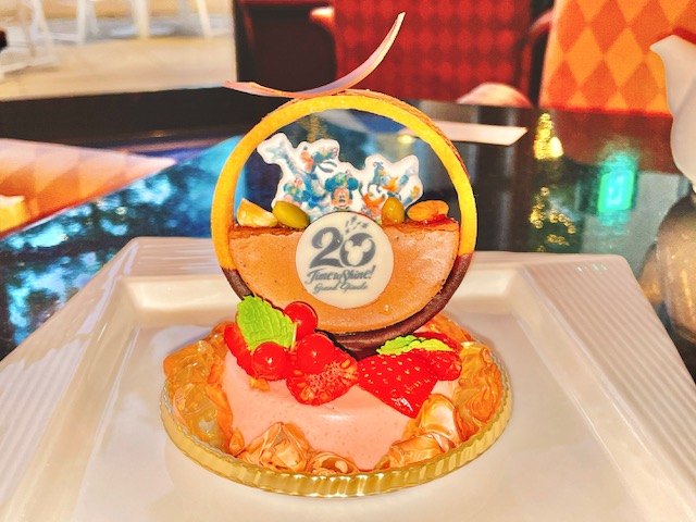 「ハイピリオン・ラウンジ」”タイム・トゥ・シャイン”グランドフィナーレ ケーキセット