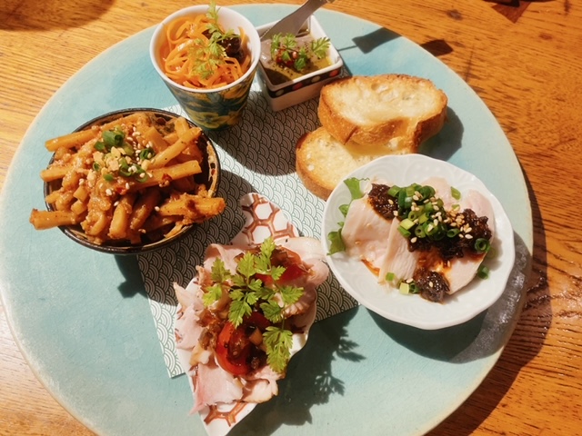 「海老丸らーめん」前菜盛り合わせ
