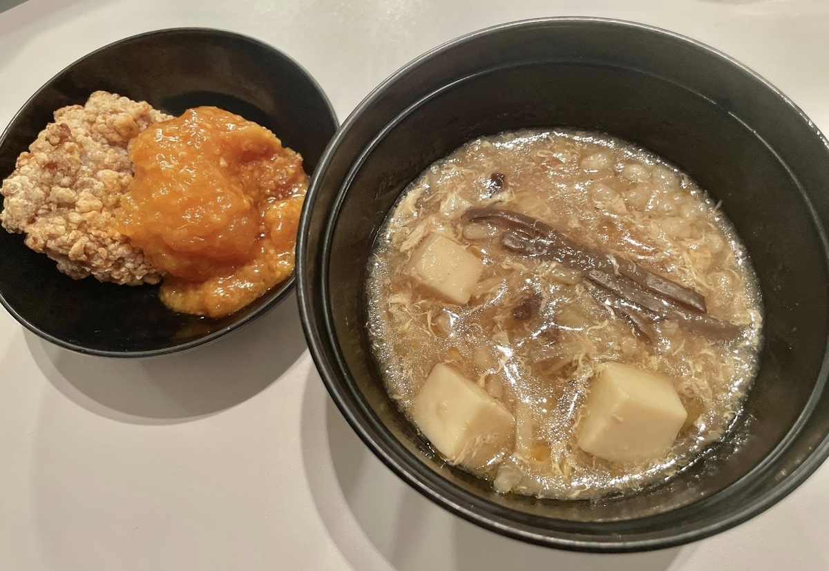 酸辣湯うどんと唐揚げチリ