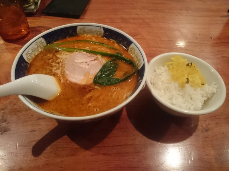 担々麺(だんだんめん) 担々麺(だんだんめん)