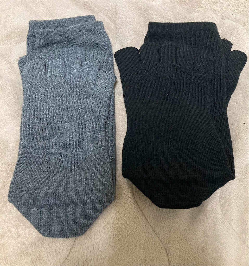https://www.uniqlo.com/jp/ja/products/E431629-000/00?colorDisplayCode=08
