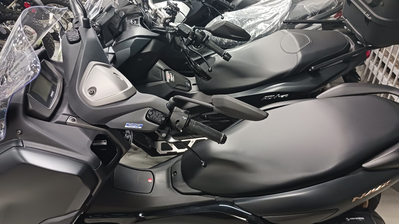 NMAX125とADV160
