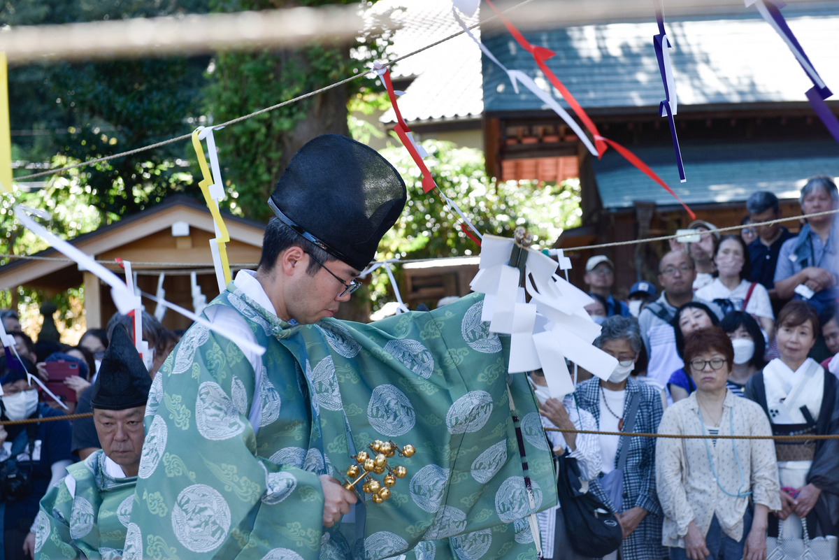 頭の上に頭をかぶるシュールな行列！鎌倉 御霊神社 「面掛行列」を堪能