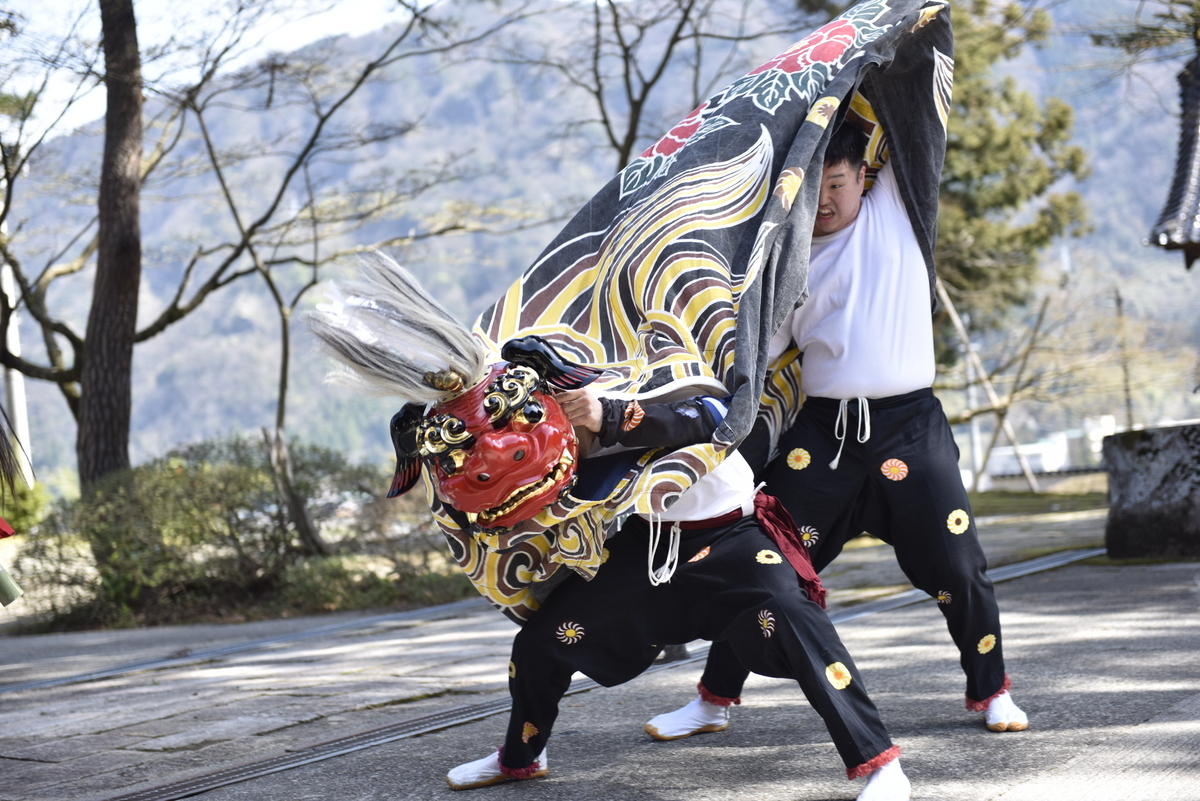 北飛騨地域の「金蔵獅子」の系譜を辿る、自然界との獣との対峙する里人