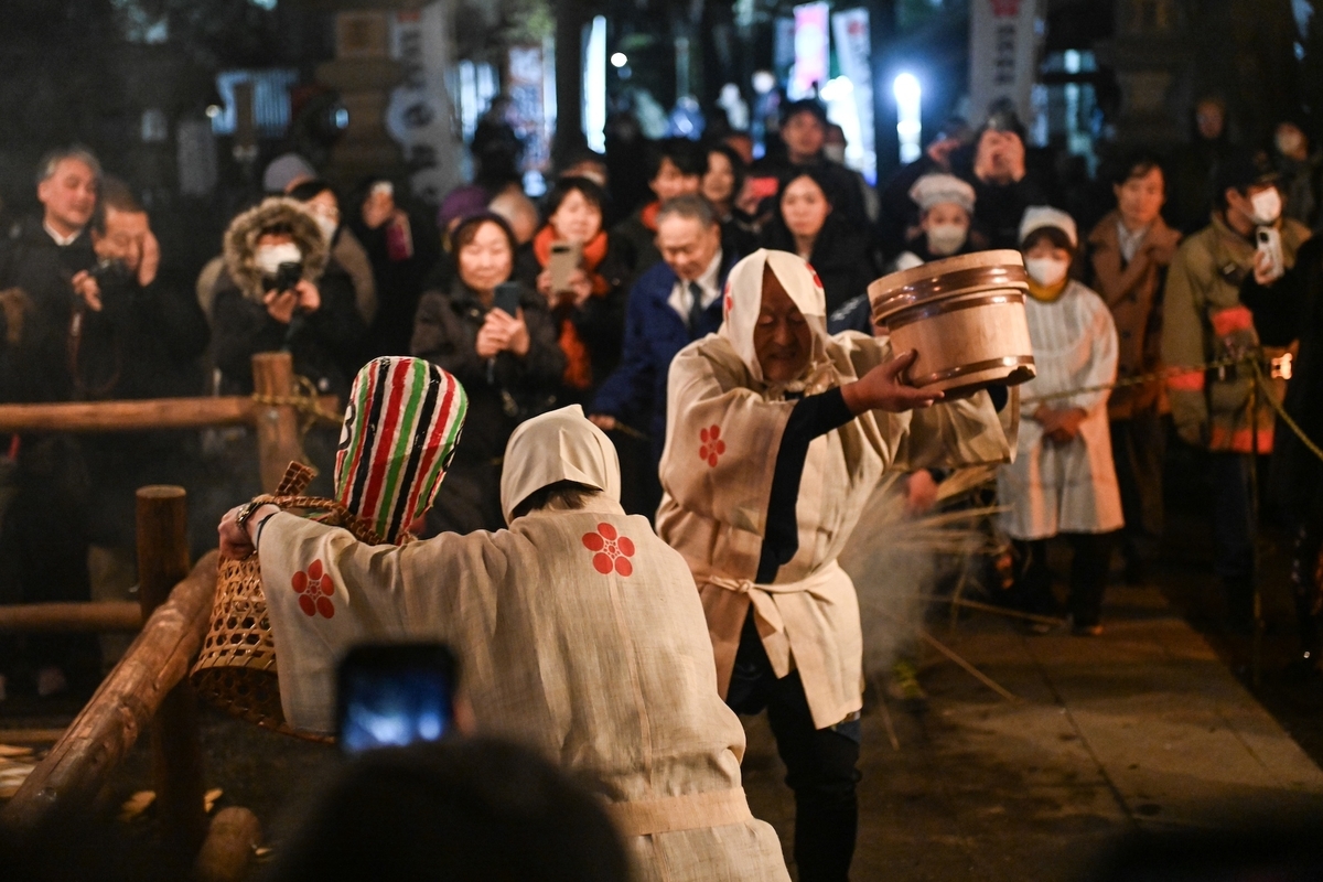 東京都板橋区「田遊び」。1000年以上の歴史、死と再生のモガリ - 稲村
