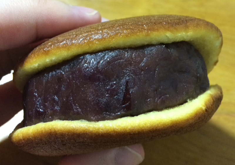あんこたっぷりどら焼き 虎と徳と服と時々グルメ