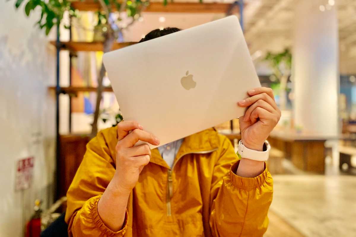 Macbook Vs Surfase 大学生におすすめなのはどっちか Windows Mac徹底比較 Iotaku