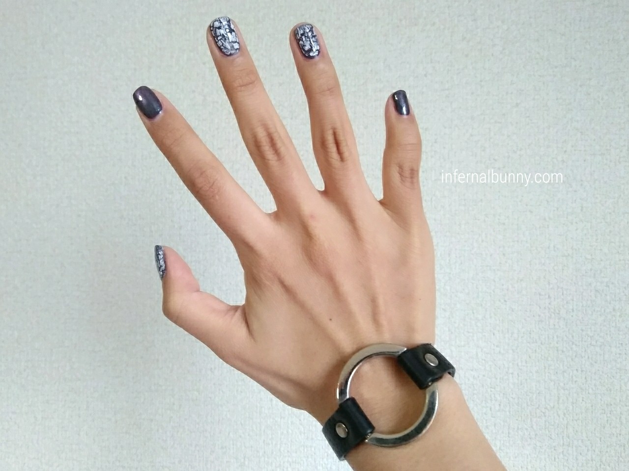 f:id:infernalbunny:20200422213725j:plain ネイル着画。