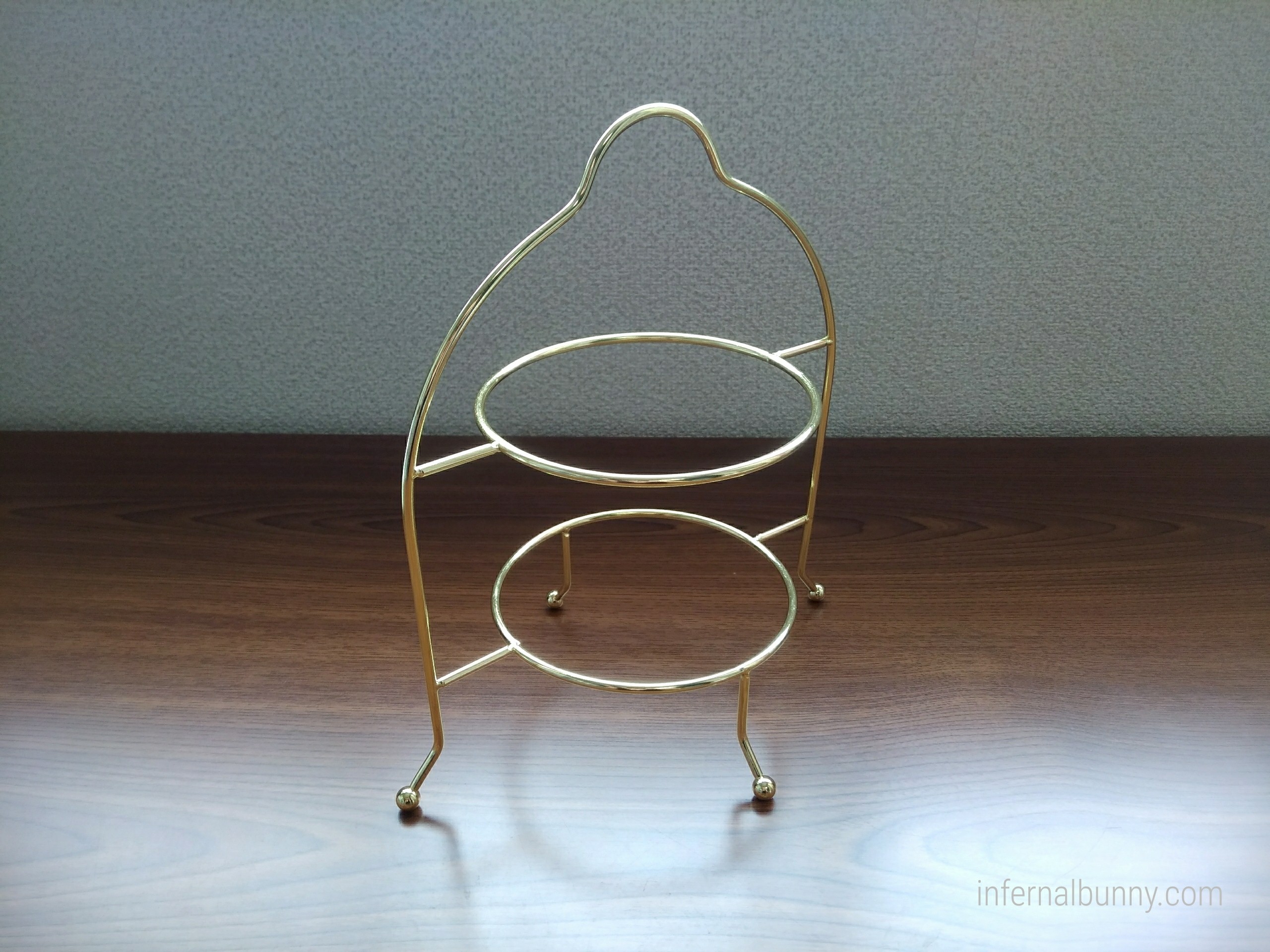 f:id:infernalbunny:20200601155204j:plain アフタヌーンティースタンド。