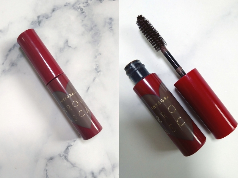 インテグレートの容器とブラシ。