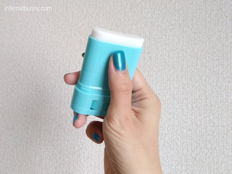 UVスティックを繰り出したところ。