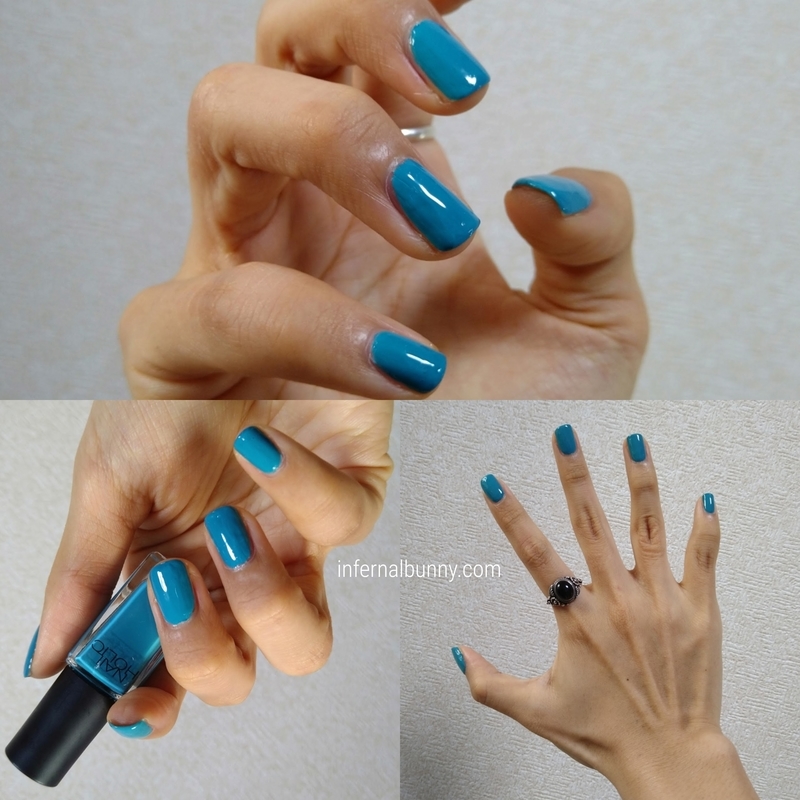 ネイル着画とネイルボトル。