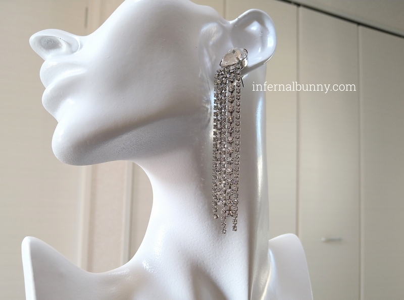 ピアスのトルソー着画。