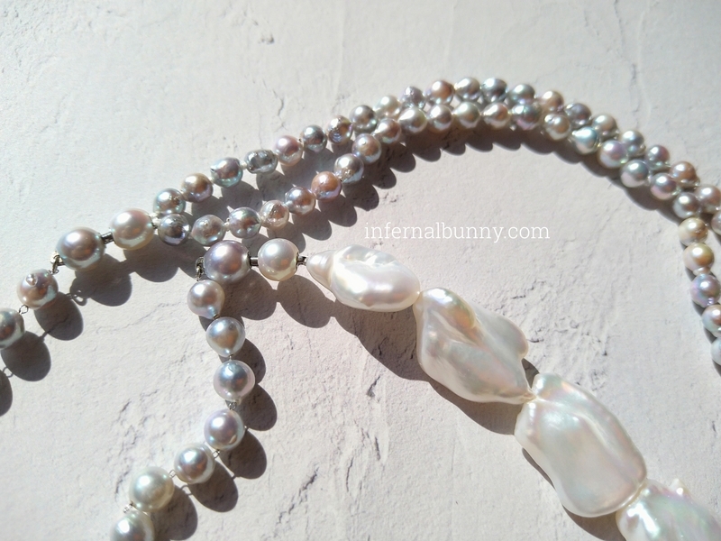 ネックレス接写。