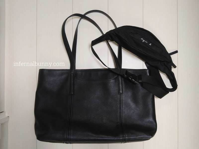 トートバッグとウエストポーチ。