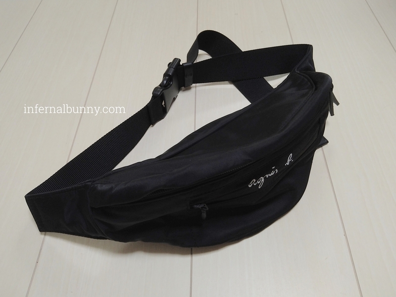 ウエストポーチ。