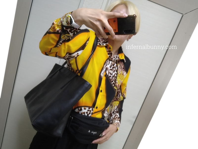 トートバッグ着画。