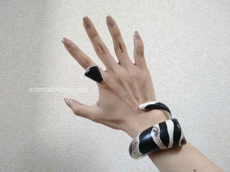 象牙調　極太　バングル 象牙調 極太 バングル - メルカリ