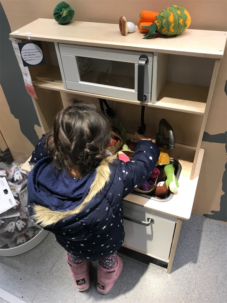 2歳8ヶ月の娘と楽しむikea港北 好きだけ食べて生きる 2歳8ヶ月の娘と楽しむikea港北 好きだけ食べて生きる