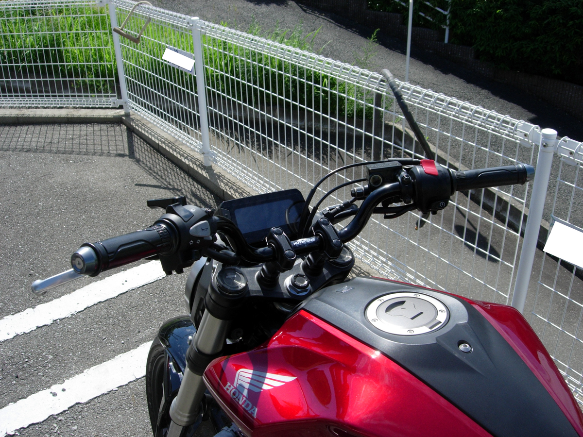 Cb250r のハンドルをアップハンドルに交換してみた結果 ホンダ Cb250r を10倍たのしむブログ