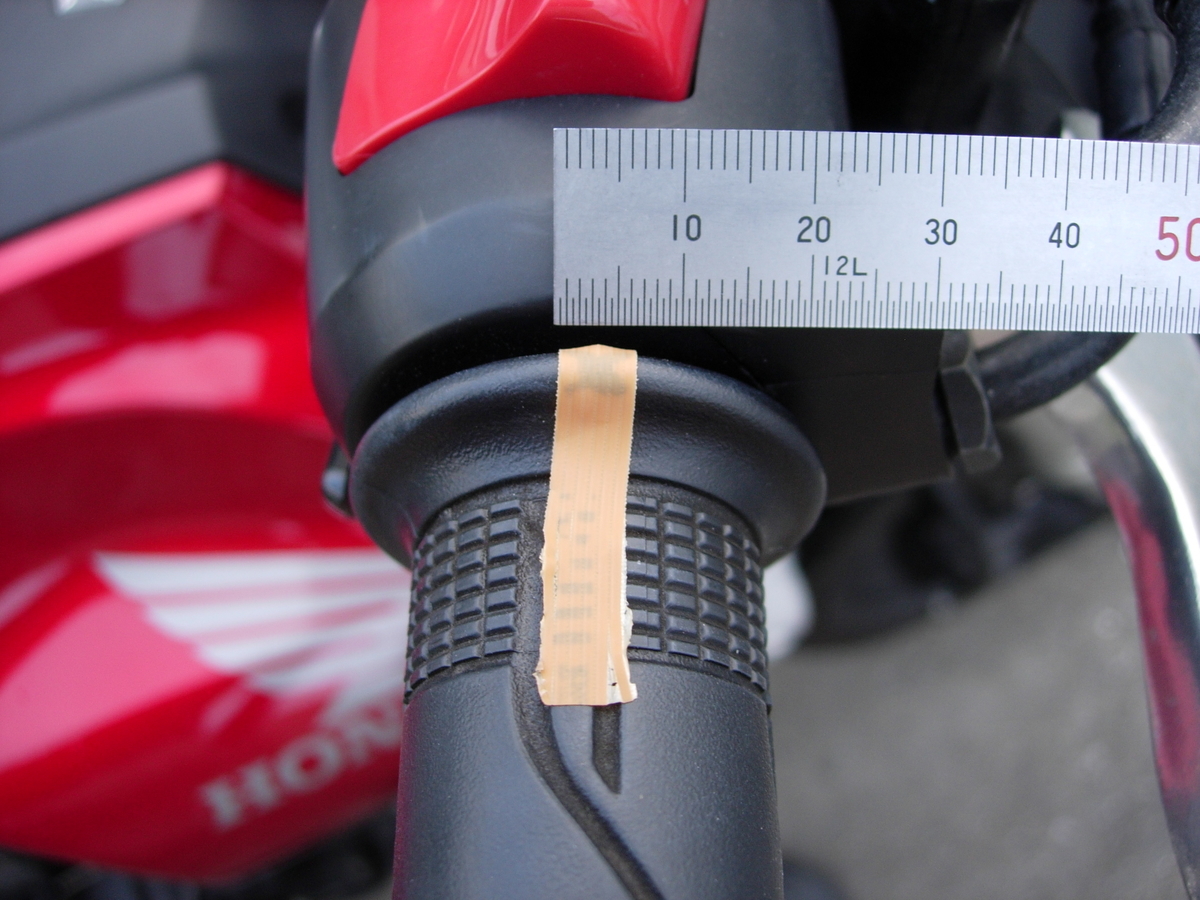 よくわかる！バイクのスロットル（アクセル）ワイヤーの遊び調整 