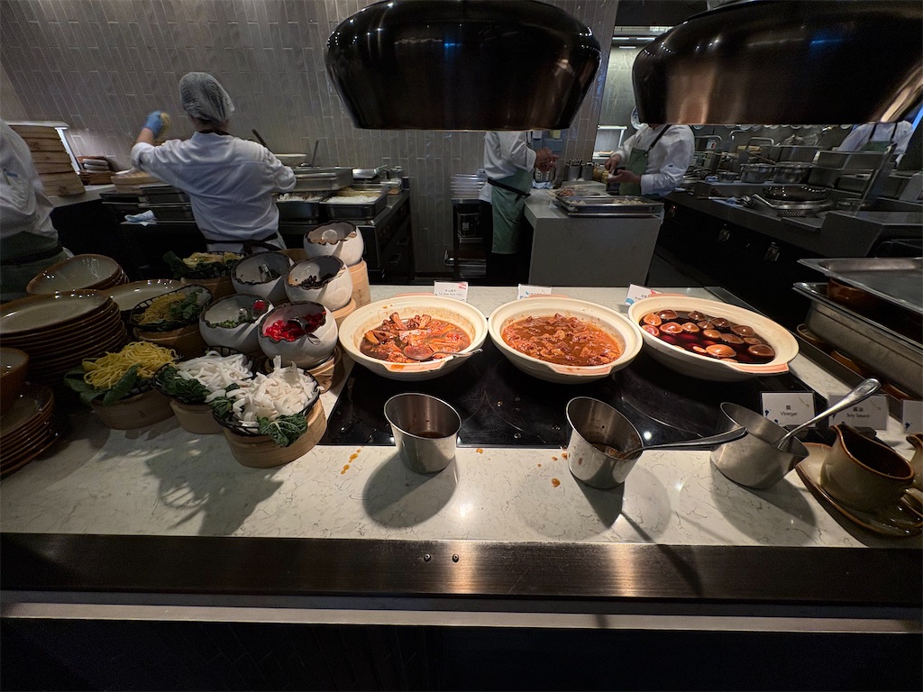 アンダーズキッチンの朝食ビュッフェの麺コーナー