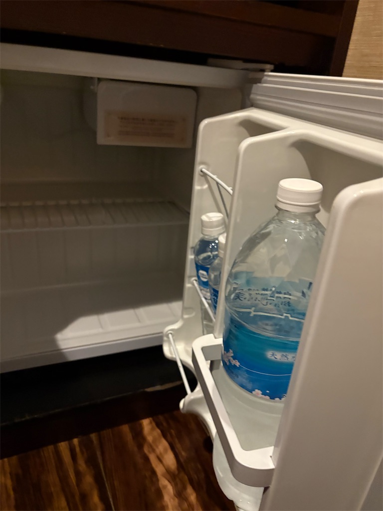エコノミー クイーンルーム 禁煙の冷蔵庫の中身