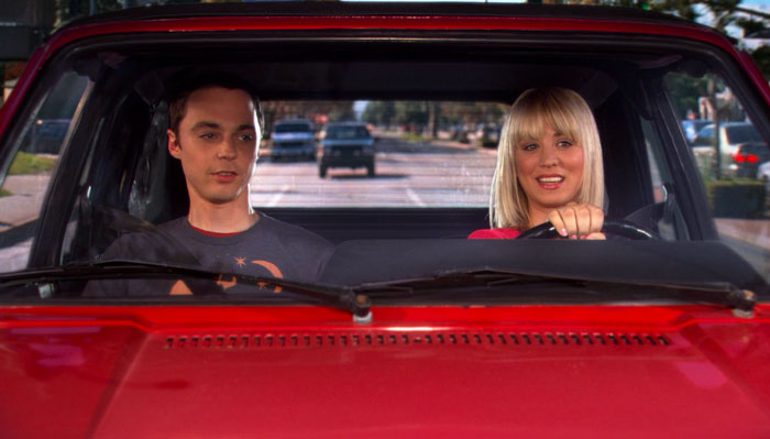 『ビッグバン★セオリー』で、ペニーがシェルドンを車で大学まで送る