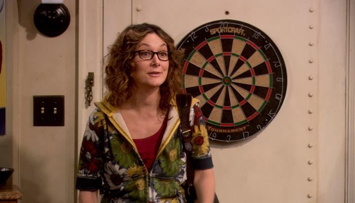 Scene from The Big Bang Theory/Season 1/Episode 5 『ビッグバン★セオリー』で、レズリーはレナードとシェルドンのアパートを出ていく