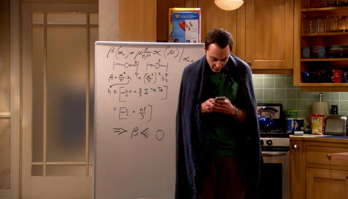 Scene from The Big Bang Theory/Season 1/Episode 5 『ビッグバン★セオリー』で、シェルドンはレズリーの行為を形容する形容詞を思い出し、それを彼女へショートメッセージする