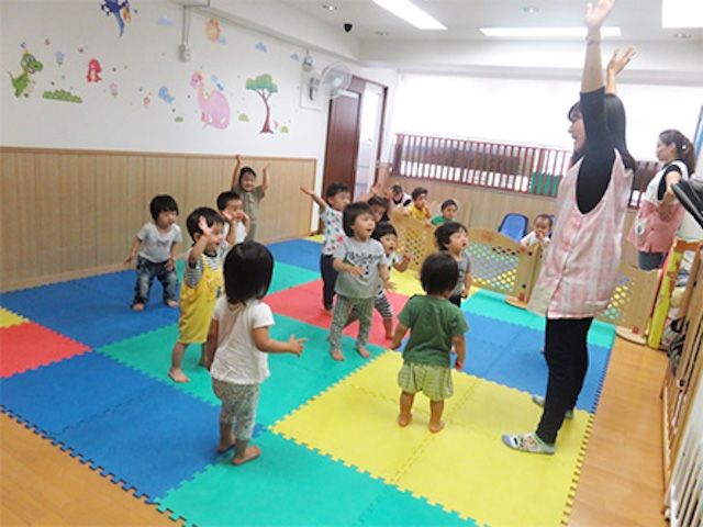 どみそ保育園でリトミックを学ぶ子どもたち