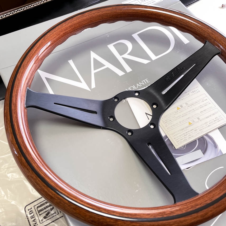 美品32π社外ステアリング (恐らくナルディ)made in Italy 美品32π社外ステアリング (恐らくナルディ)made in Italy