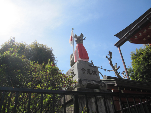 東伏見稲荷神社の左の狐