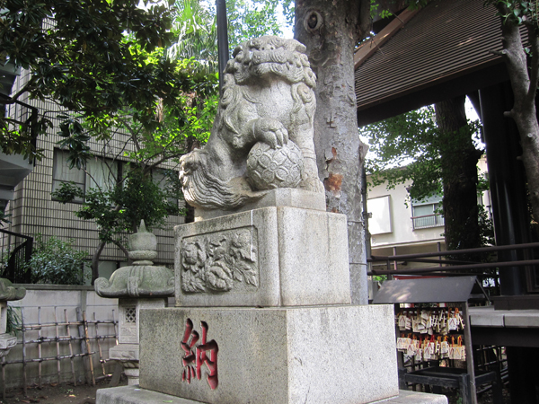 高円寺氷川神社の狛犬