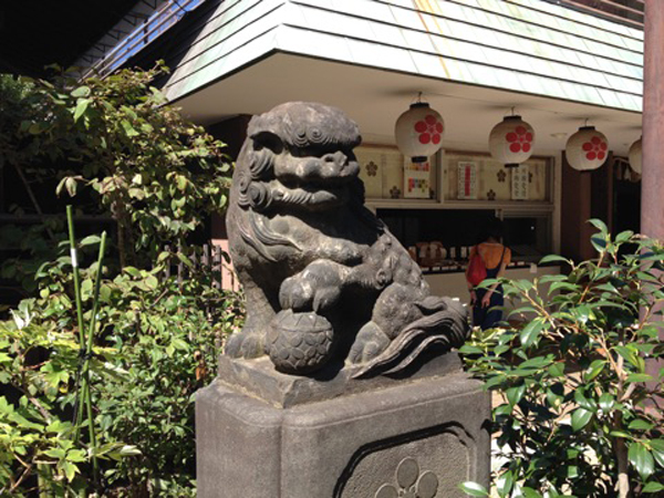 新井天神北野神社の右の狛犬