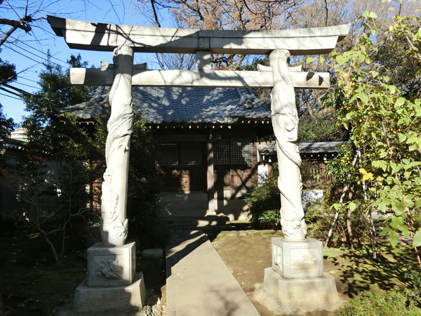 宿鳳山高円寺の双龍鳥居