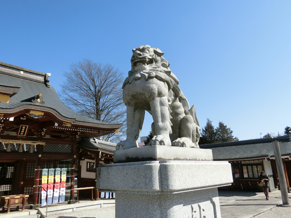 立川諏訪神社の右の狛犬