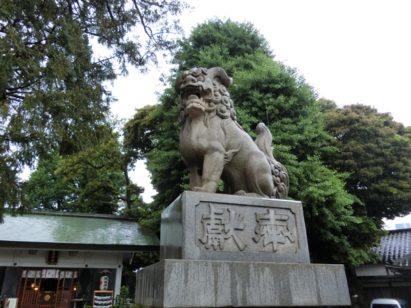 下神明天祖神社の右の狛犬