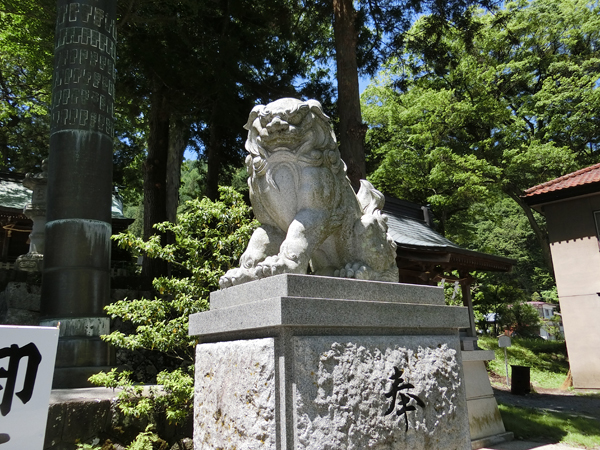 諏訪大社前宮の右の狛犬