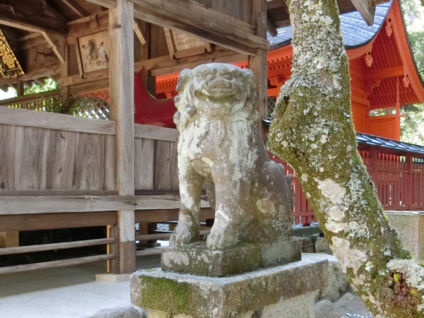 大元神社の右の狛犬