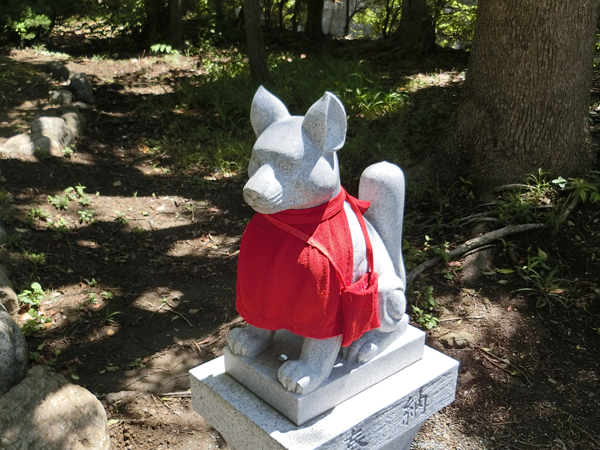 経六稲荷神社の右の狐