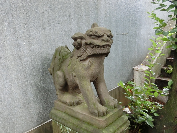 櫻田神社の左の狛犬