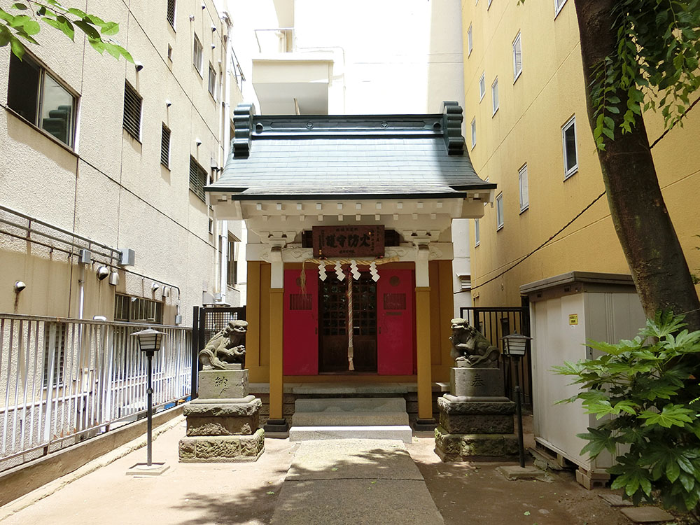 新宿御苑前にある秋葉神社の紹介