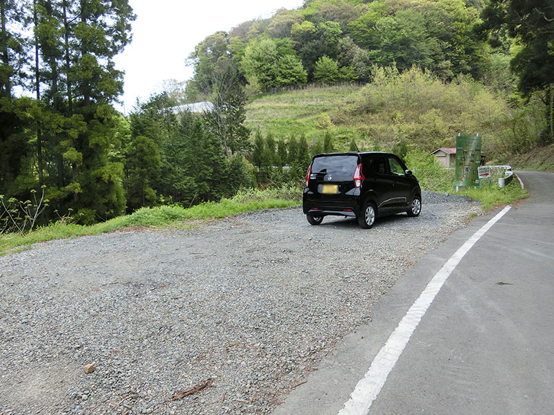 二嶽神社の駐車場