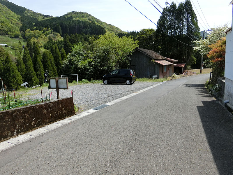 落立神社の駐車場