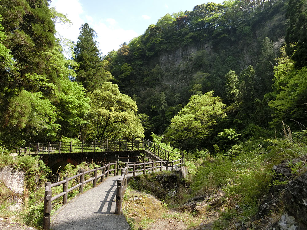 高千穂峡の遊歩道