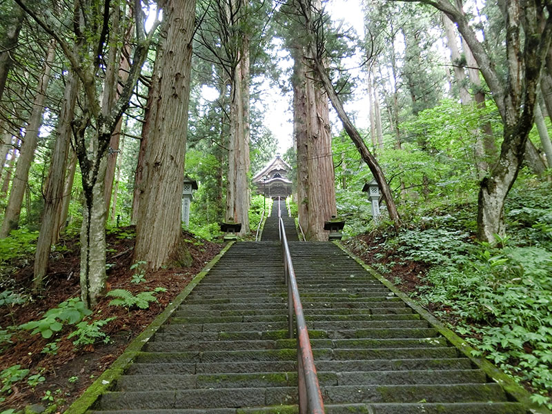 宝光社の石段