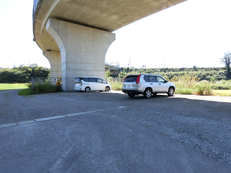 多留姫神社の駐車場