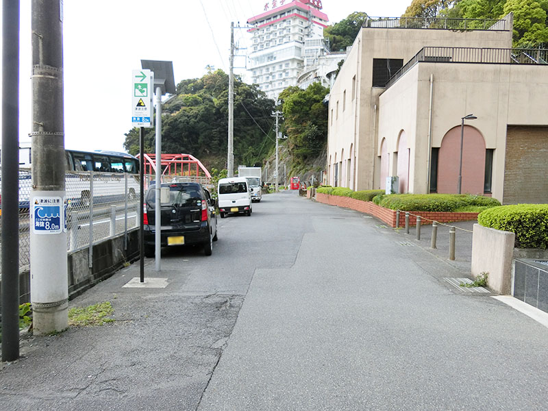 走り湯の駐車場